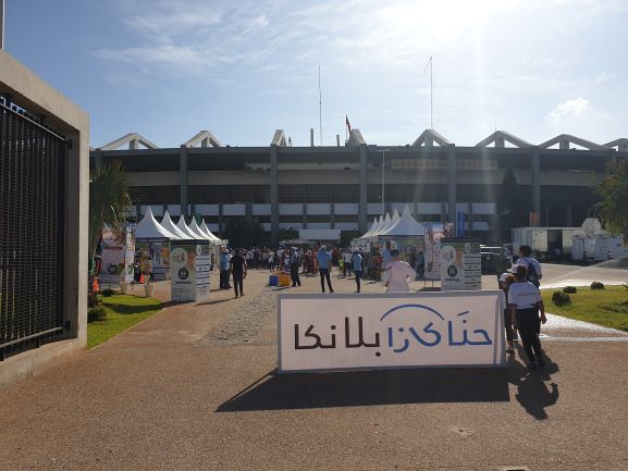 Startnummer ophalen bij Stadion Mohammed V.